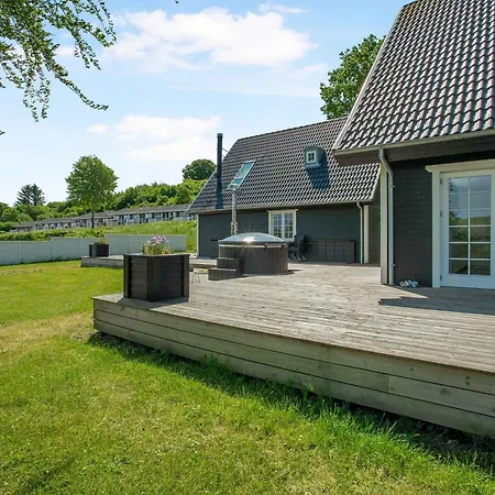 For Everyone, Pool - Wilderness Bath Holiday home